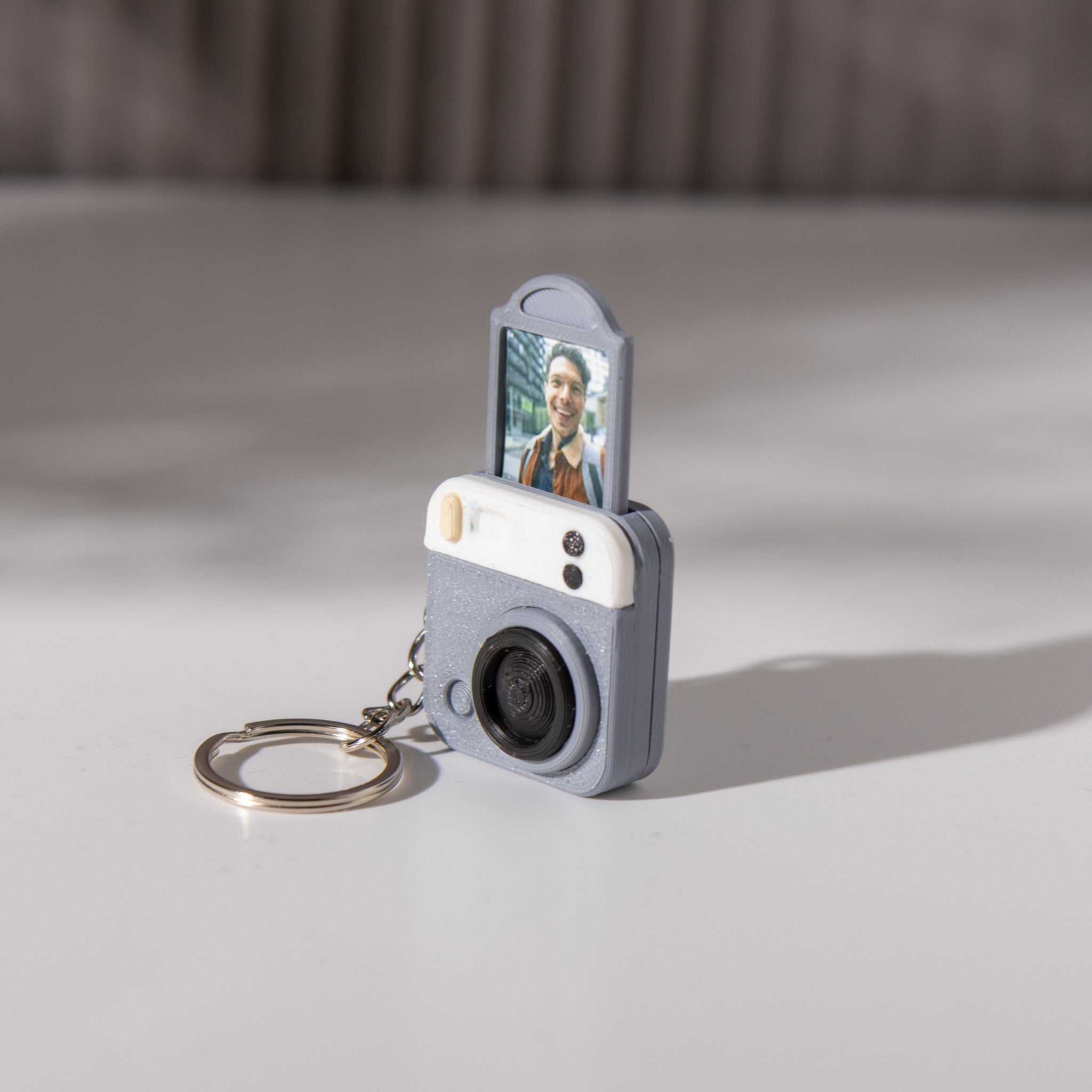 Breloc cameră foto personalizat – Slim Edition