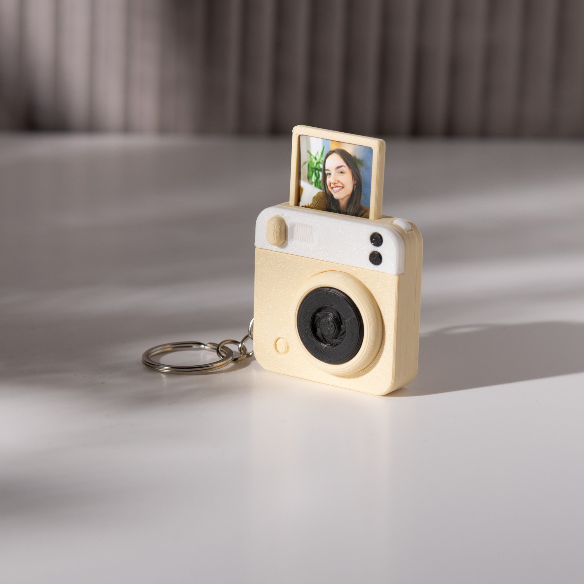 Breloc cameră foto personalizabil – Snap & Pop